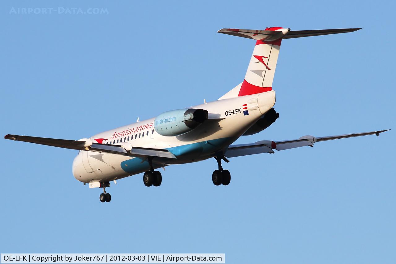 OE-LFK, 1995 Fokker 70 (F-28-0070) C/N 11555, Austrian arrows