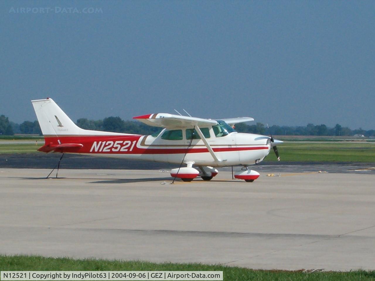 N12521, 1973 Cessna 172M C/N 17262037, Shelbyville Municipal Airport