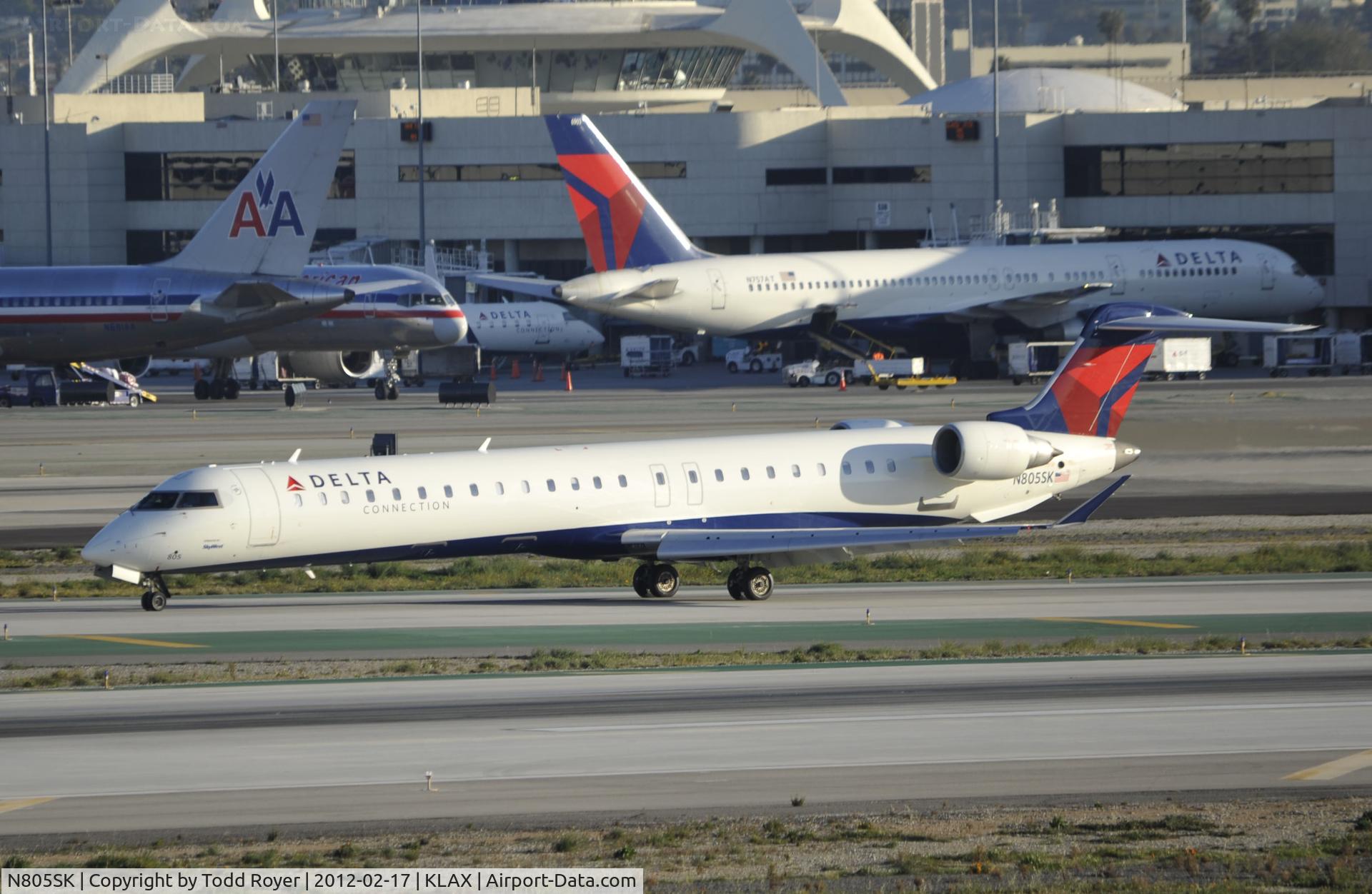N805SK, 2006 Bombardier CRJ-900ER (CL-600-2D24) C/N 15069, Arrived at LAX on 25L