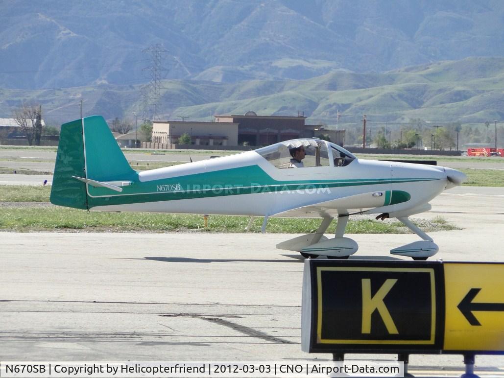 N670SB, 2001 Vans RV-6A C/N 23806, Taxiing to runway 8L to take off with two other ships (N531Pk & N808DK)