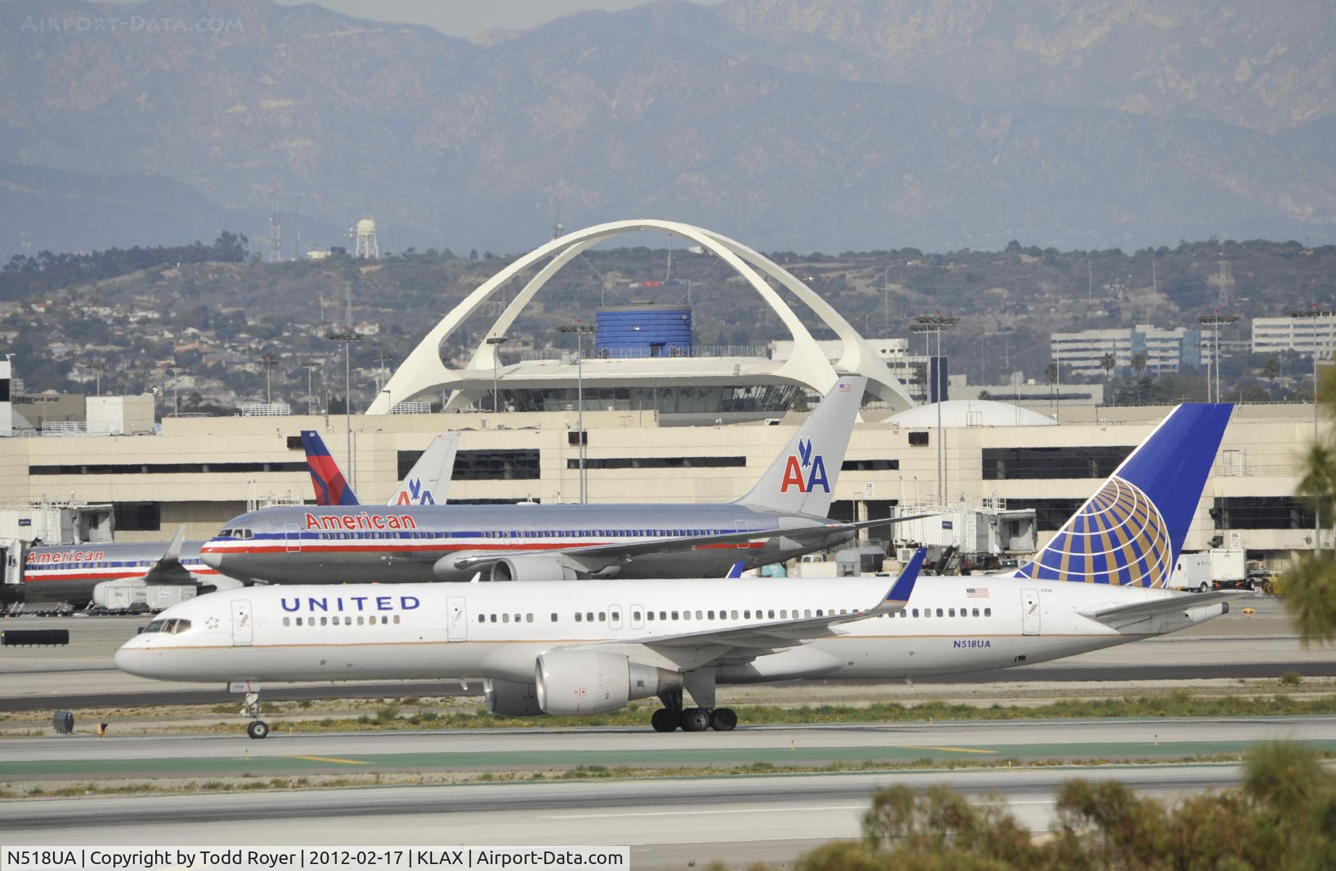 N518UA, 1990 Boeing 757-222 C/N 24871, Arrived at LAX on 25L