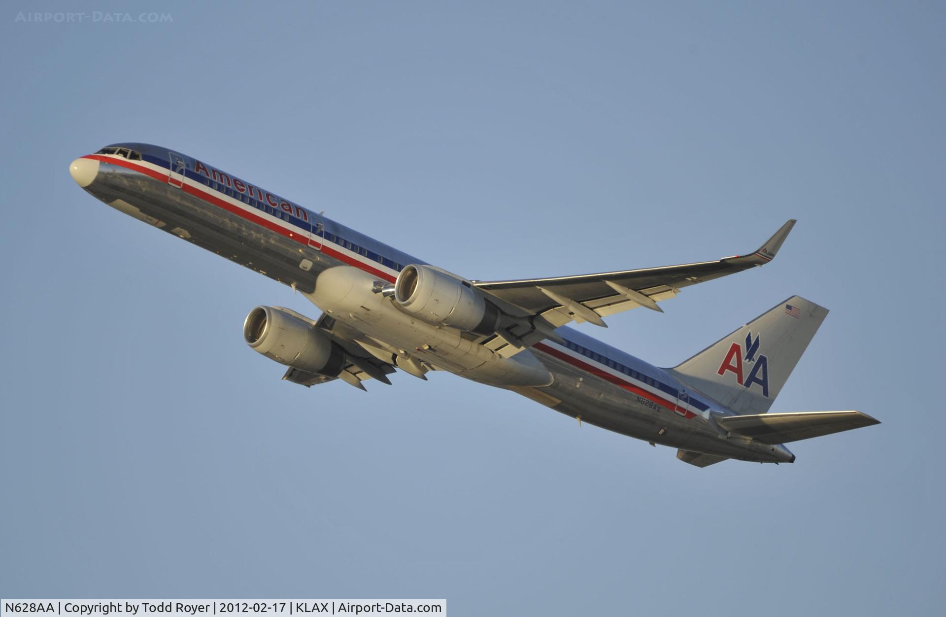 N628AA, 1990 Boeing 757-223 C/N 24586, Departing LAX on 25R