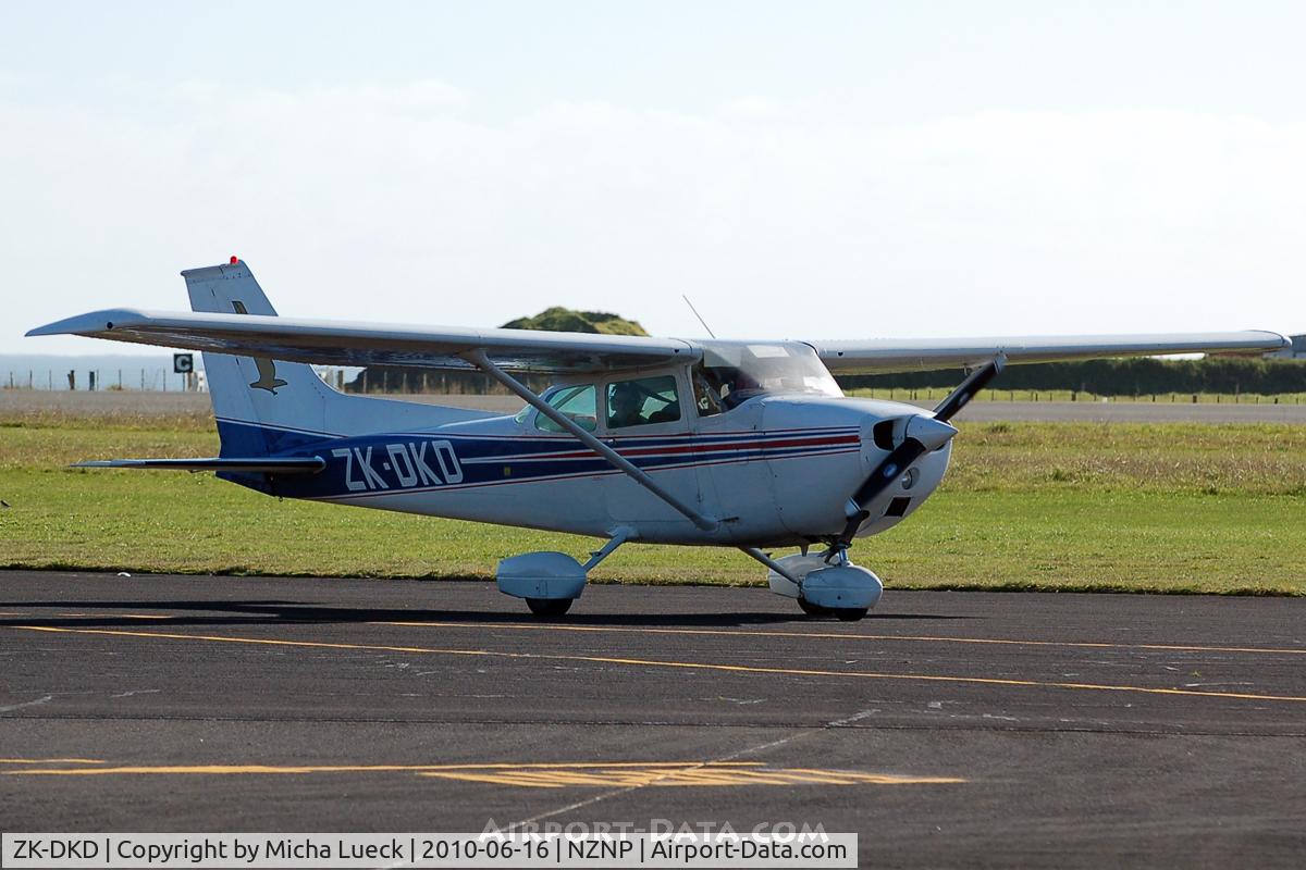 ZK-DKD, Cessna 172M C/N 17261790, At New Plymouth