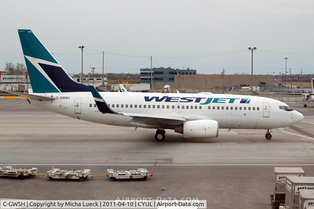 C-GWSH, 2002 Boeing 737-76N C/N 29886, At Montreal
