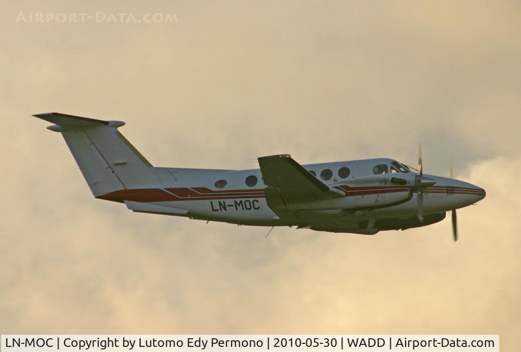 LN-MOC, 1993 Beech B200 King Air C/N BB-1449, Flight Care Air Medical