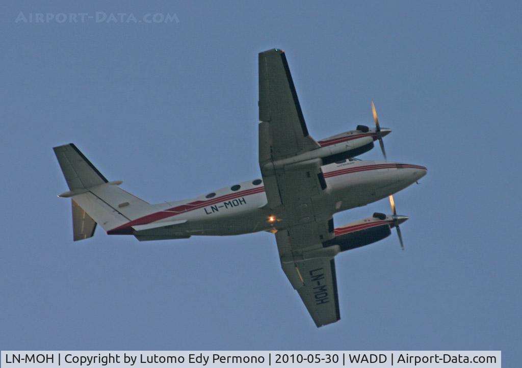 LN-MOH, 1993 Beech B200 King Air C/N BB-1466, Flight Care Air Medical