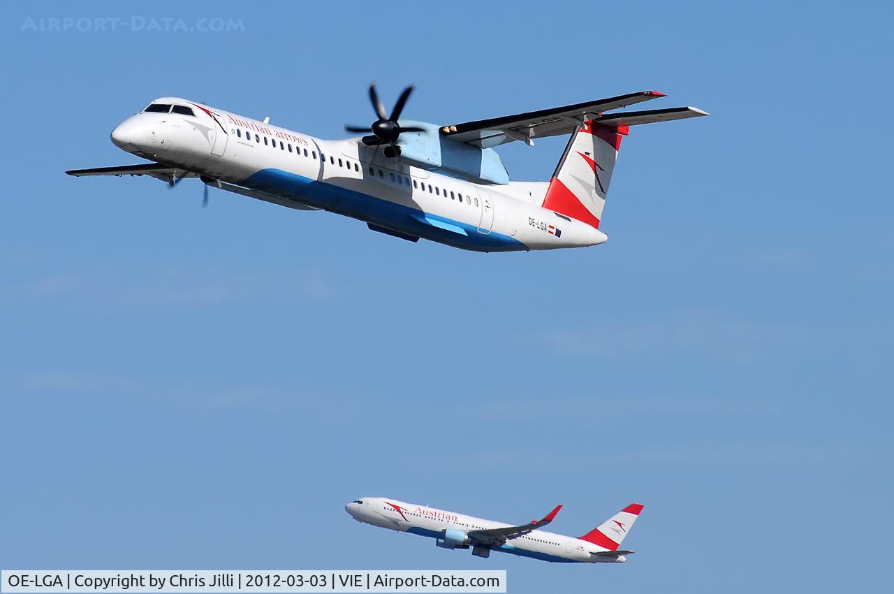 OE-LGA, 1999 De Havilland Canada DHC-8-402Q Dash 8 C/N 4014, Austrian arrows