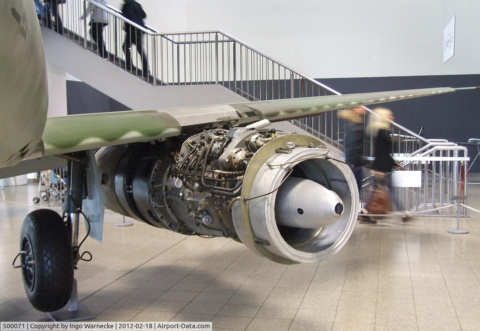 500071, 1945 Messerschmitt Me 262A-1a Schwalbe C/N 500071, Messerschmitt Me 262A at the Deutsches Museum, München (Munich)