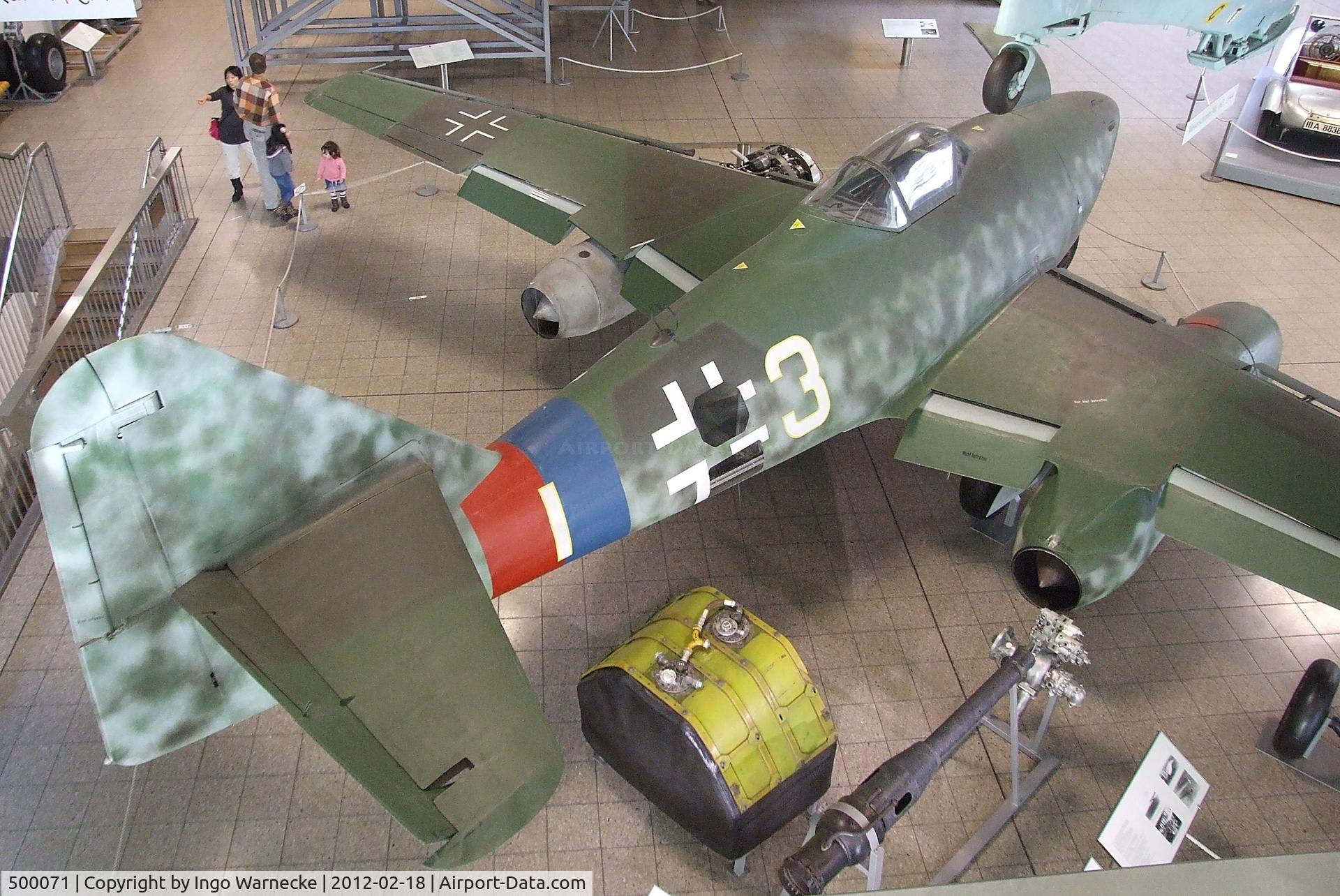 500071, 1945 Messerschmitt Me 262A-1a Schwalbe C/N 500071, Messerschmitt Me 262A at the Deutsches Museum, München (Munich)