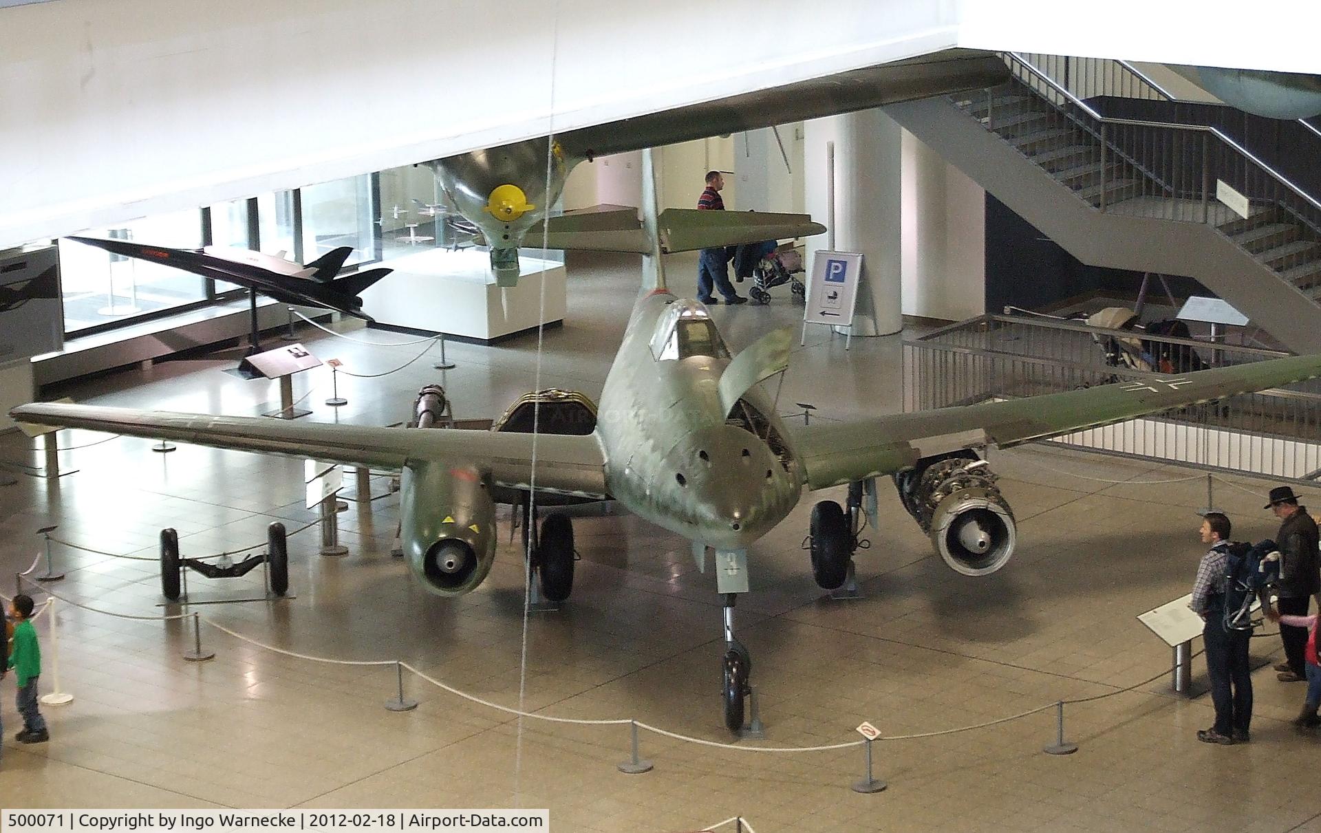 500071, 1945 Messerschmitt Me 262A-1a Schwalbe C/N 500071, Messerschmitt Me 262A at the Deutsches Museum, München (Munich)