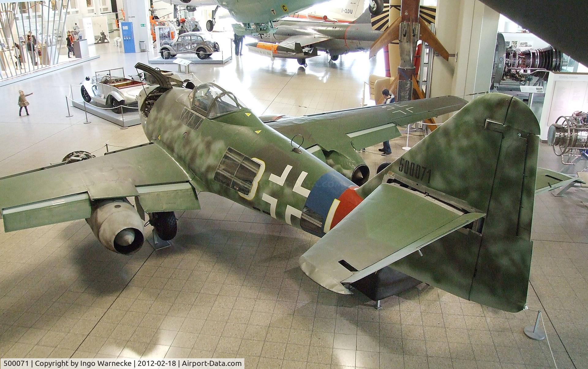 500071, 1945 Messerschmitt Me 262A-1a Schwalbe C/N 500071, Messerschmitt Me 262A at the Deutsches Museum, München (Munich)