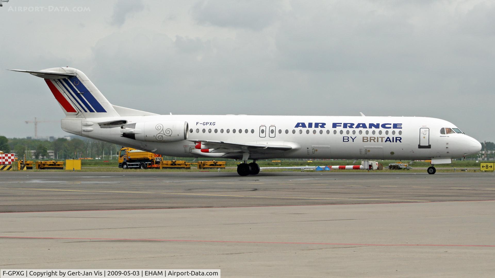 F-GPXG, 1992 Fokker 100 (F-28-0100) C/N 11387, Taxiing by