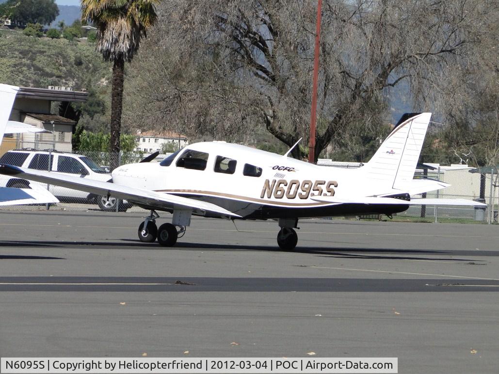 N6095S, 2007 Piper PA-28-181 Archer II C/N 2843662, Parked in transient parking