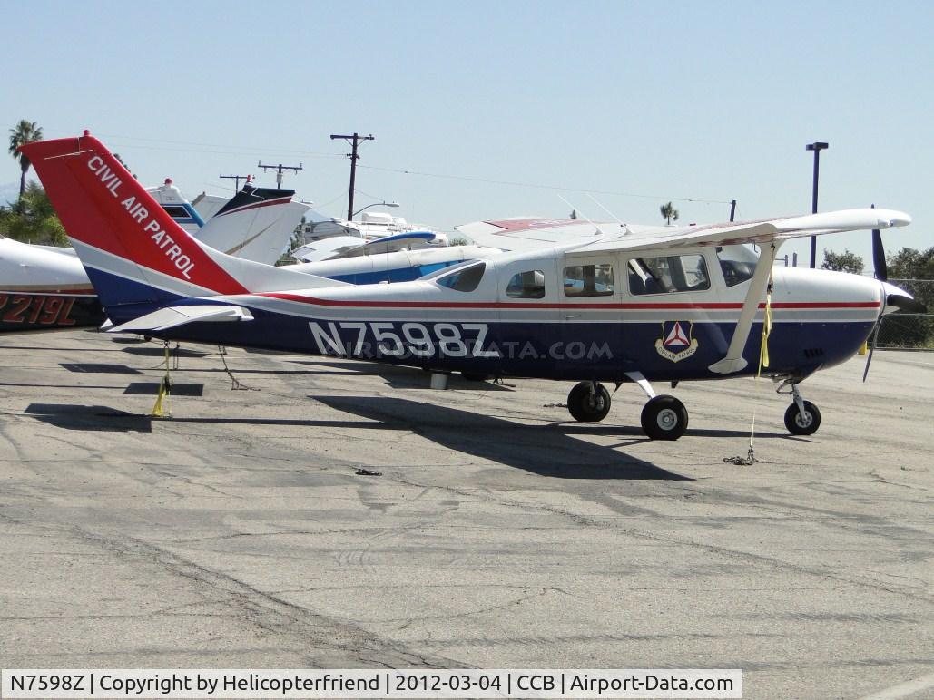 N7598Z, 1981 Cessna U206G Stationair C/N U20606382, Parked in Foothill Sales & Service area