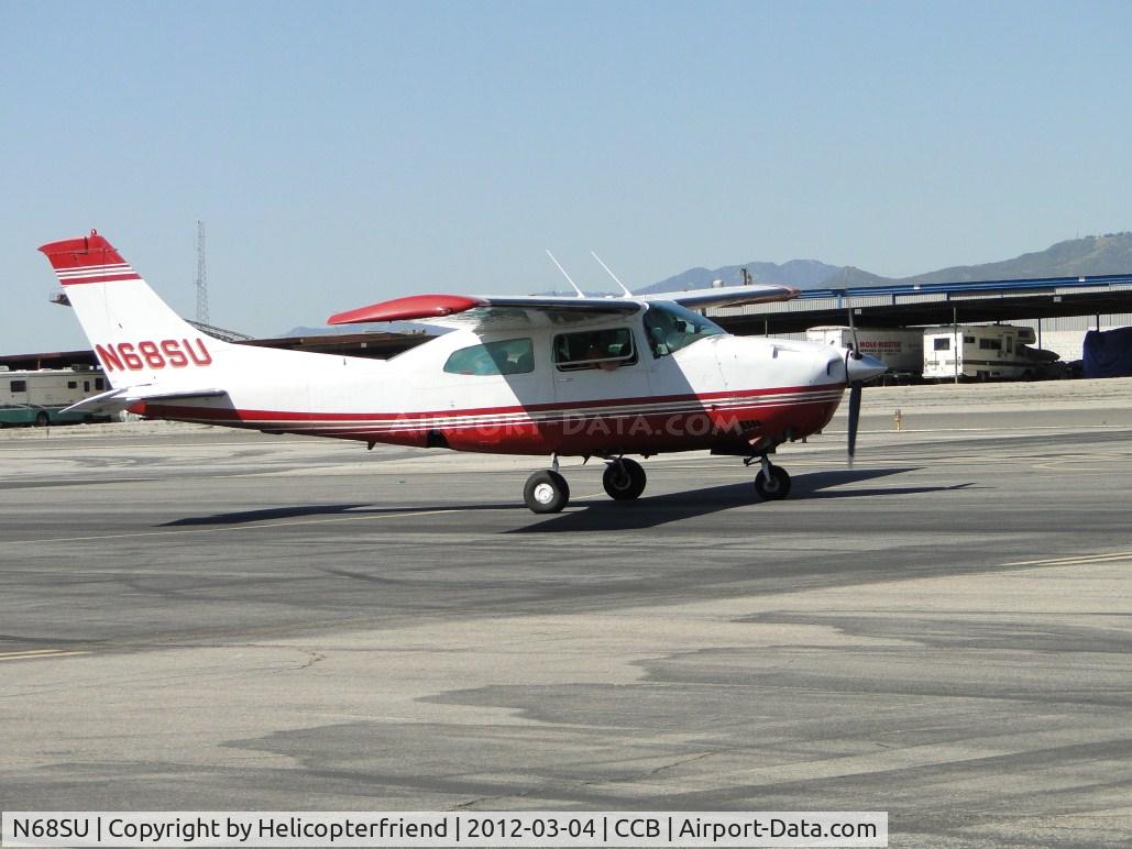 N68SU, 1977 Cessna 210 C/N 21061823, Loaded up and taxiing to runway 24
