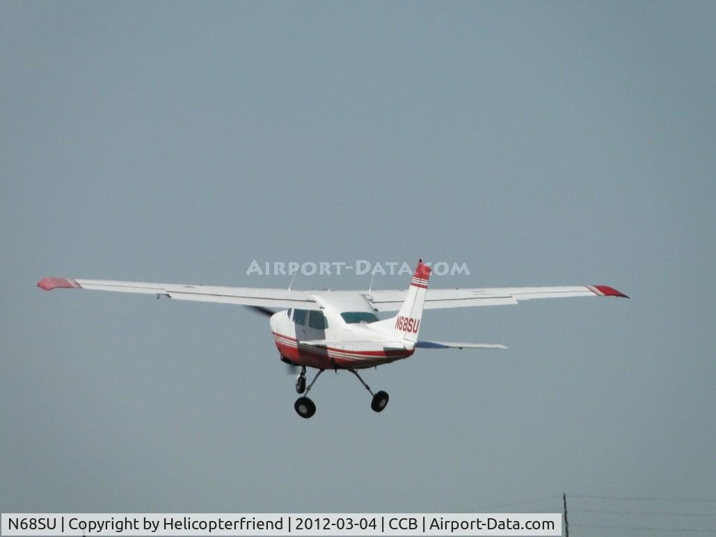 N68SU, 1977 Cessna 210 C/N 21061823, Landing gear being retracted