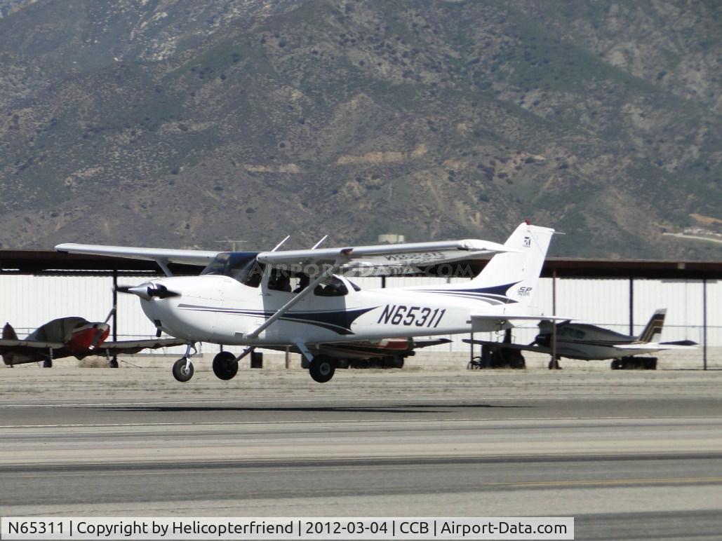 N65311, 2004 Cessna 172S C/N 172S9695, Landing long