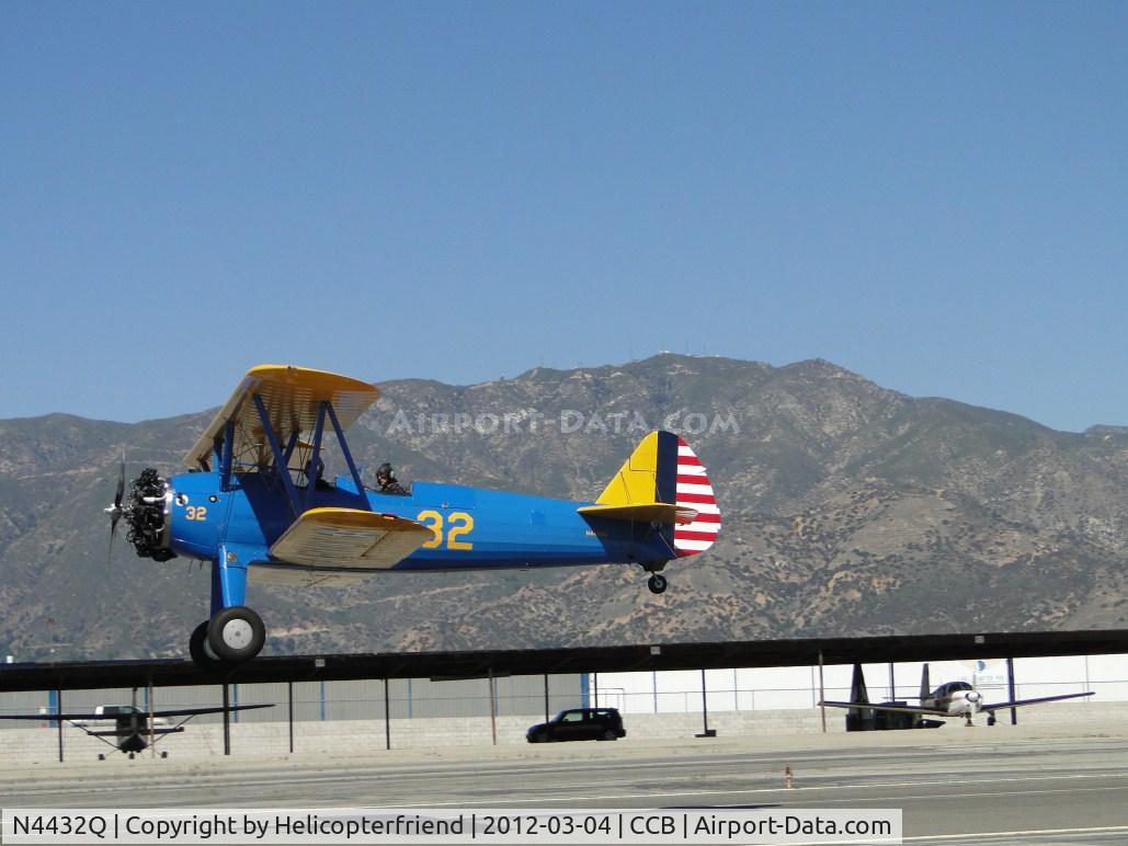N4432Q, Boeing PT-17 Kaydet (A75N1) C/N 75-1969, Climbing out
