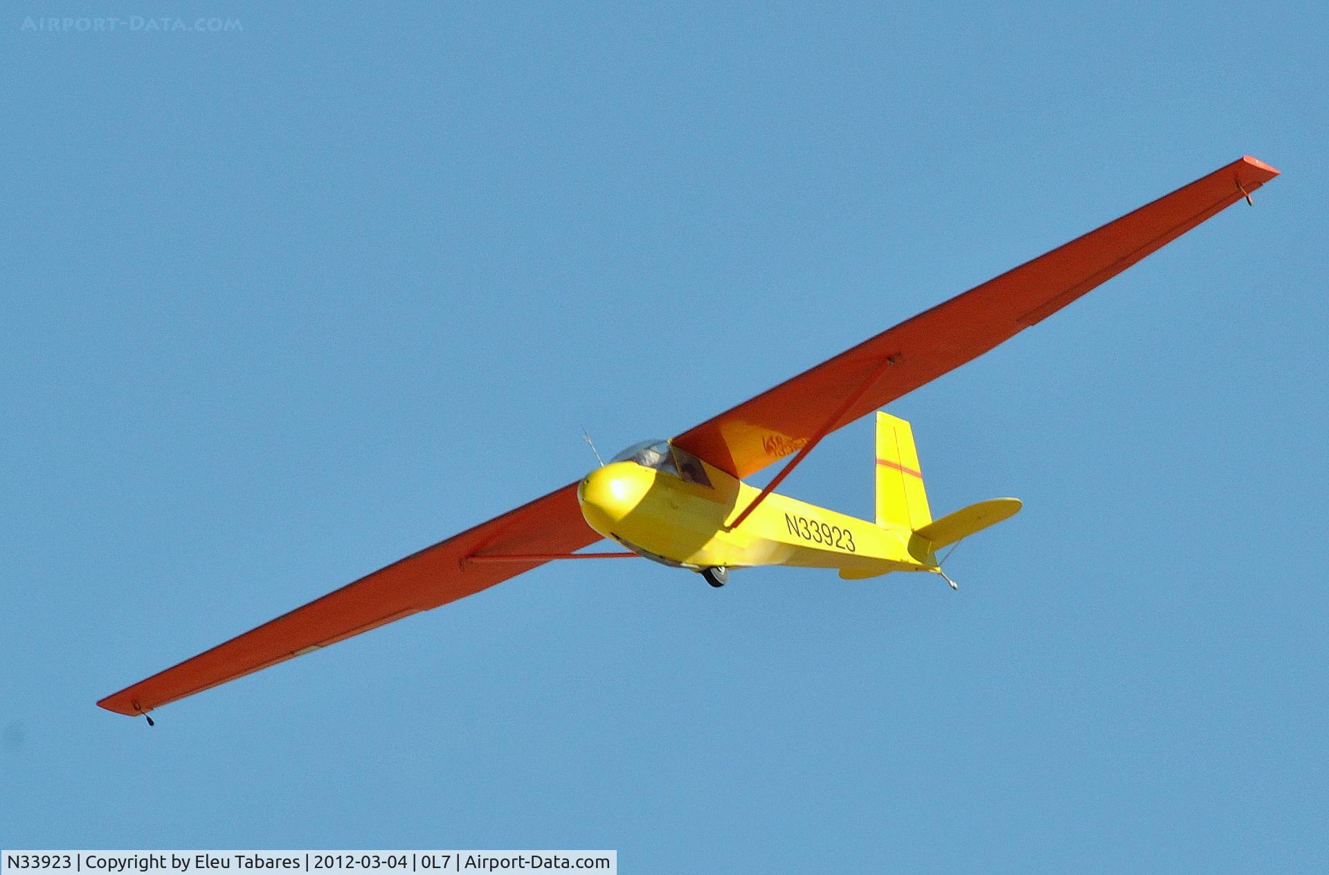 N33923, 1975 Schweizer SGS 2-33A C/N 413, Taken over Jean Airport, Nevada.