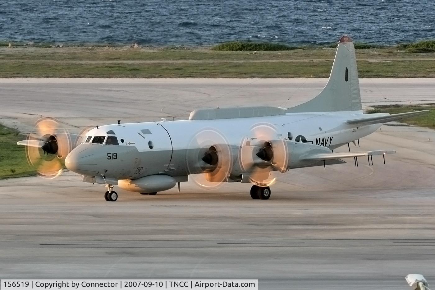 156519, Lockheed EP-3E Aries II C/N 285A-5513, Arriving just before sunset.