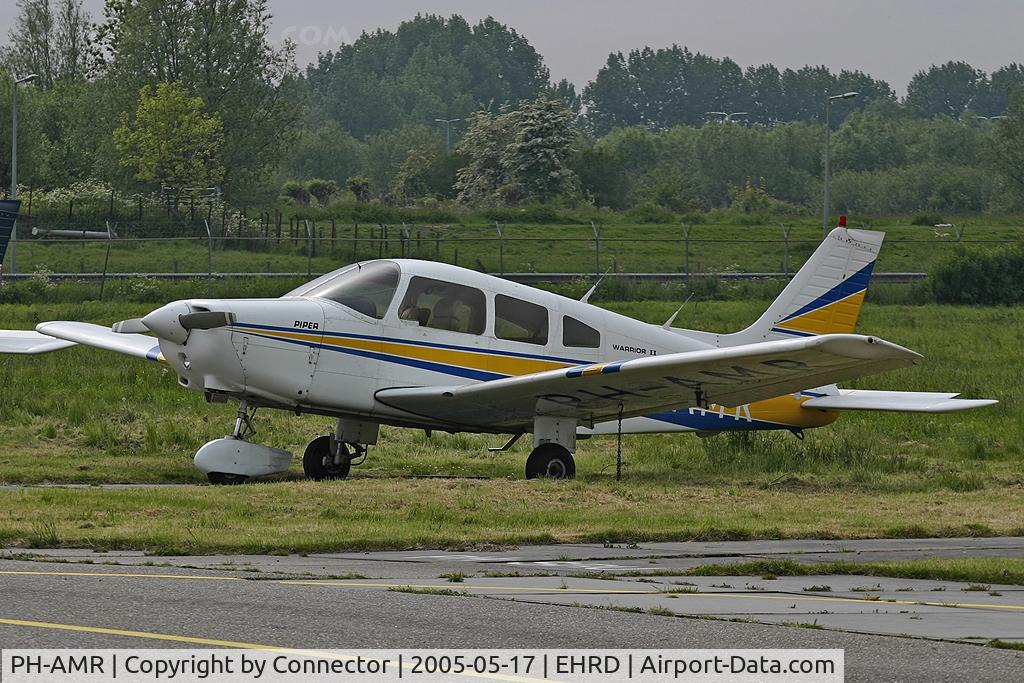 PH-AMR, Piper PA-28-161 C/N 28-8416077, Hasn't been used for a while.