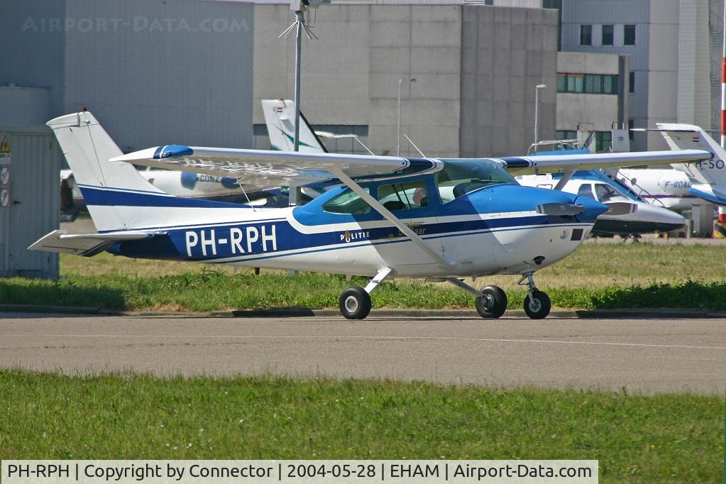 PH-RPH, Cessna 182R Skylane C/N 18267808, Waiting in the sun.