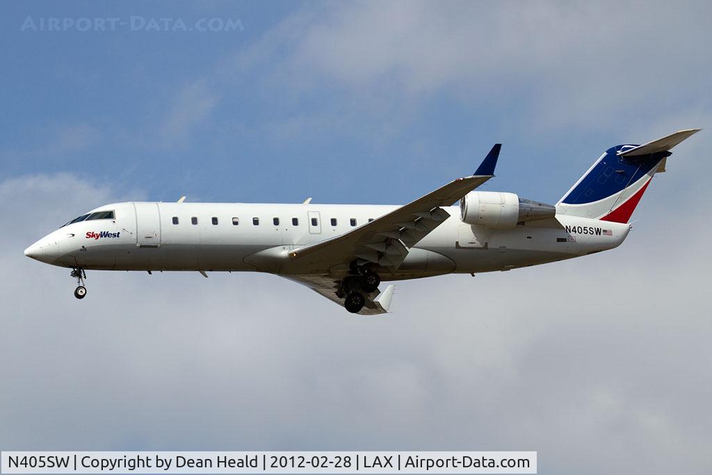 N405SW, 1993 Canadair CRJ-200LR (CL-600-2B19) C/N 7029, SkyWest Airlines N405SW (FLT SKW5517) from Tucson Int'l (KTUS) on short final to RWY 25L.
