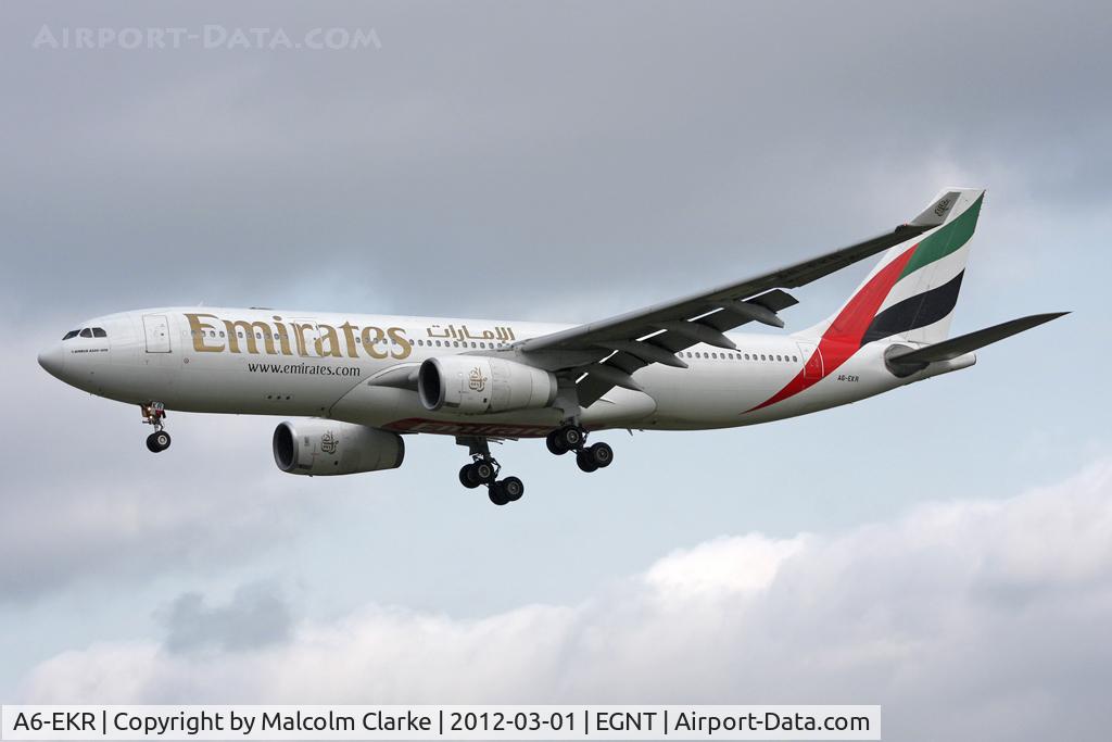 A6-EKR, 1999 Airbus A330-243 C/N 251, Airbus A330-243 on approach to Runway 25 at Newcastle Airport, March 2012.