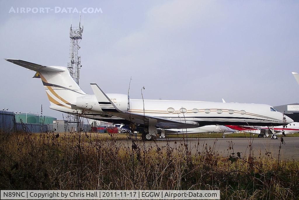 N89NC, 2004 Gulfstream Aerospace GV-SP (G550) C/N 5049, parked at Luton