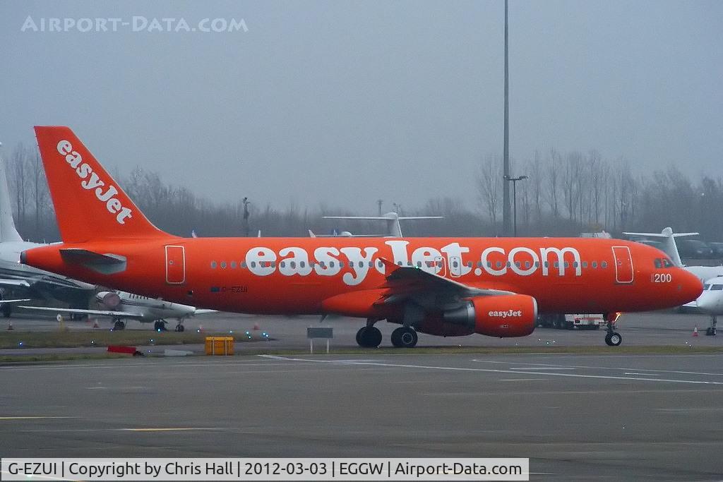 G-EZUI, 2011 Airbus A320-214 C/N 4721, easyJet's 200th Airbus