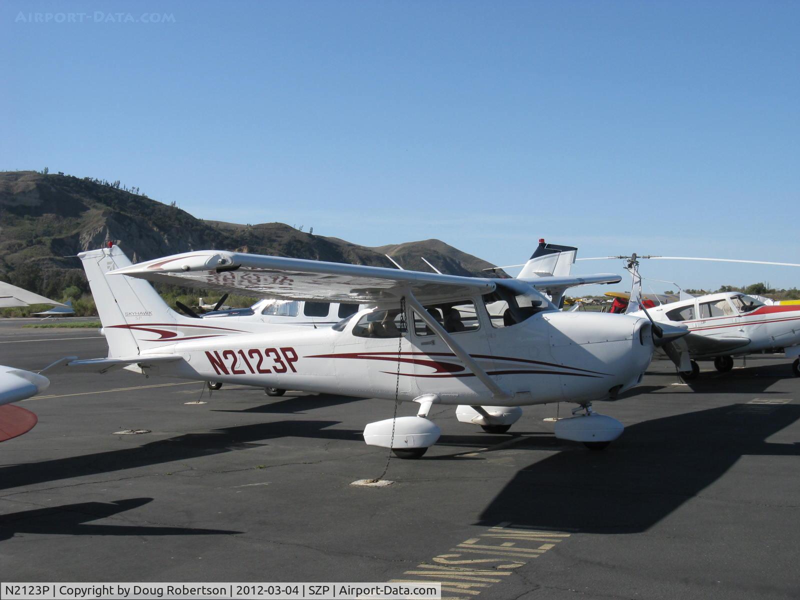 N2123P, 2005 Cessna 172S C/N 172S10000, 2005 Cessna 172S SKYHAWK SP, Lycoming IO-360-L2A 180 Hp, at transient parking for breakfast