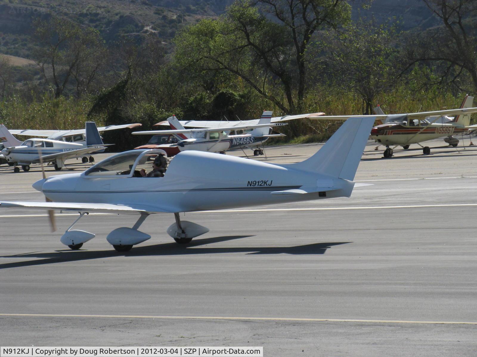 N912KJ, 2000 Aero Designs Pulsar XP912 C/N 349, 2000 Goodwin PULSAR 912XP, Rotax 912 100 Hp, landing roll Rwy 04