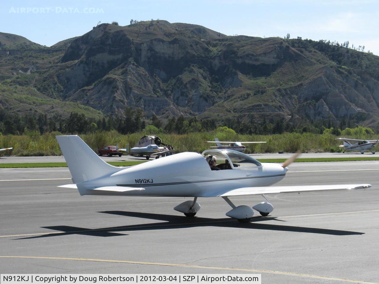 N912KJ, 2000 Aero Designs Pulsar XP912 C/N 349, 2000 Goodwin PULSAR 912XP, Rotax 912 100 Hp, taxi to Rwy 04