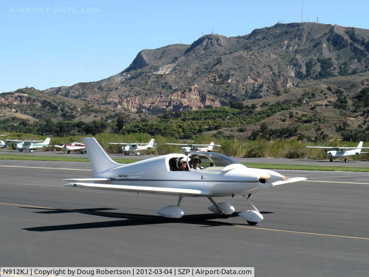 N912KJ, 2000 Aero Designs Pulsar XP912 C/N 349, 2000 Goodwin PULSAR 912XP, Rotax 912 100 Hp, taxi to Rwy 04