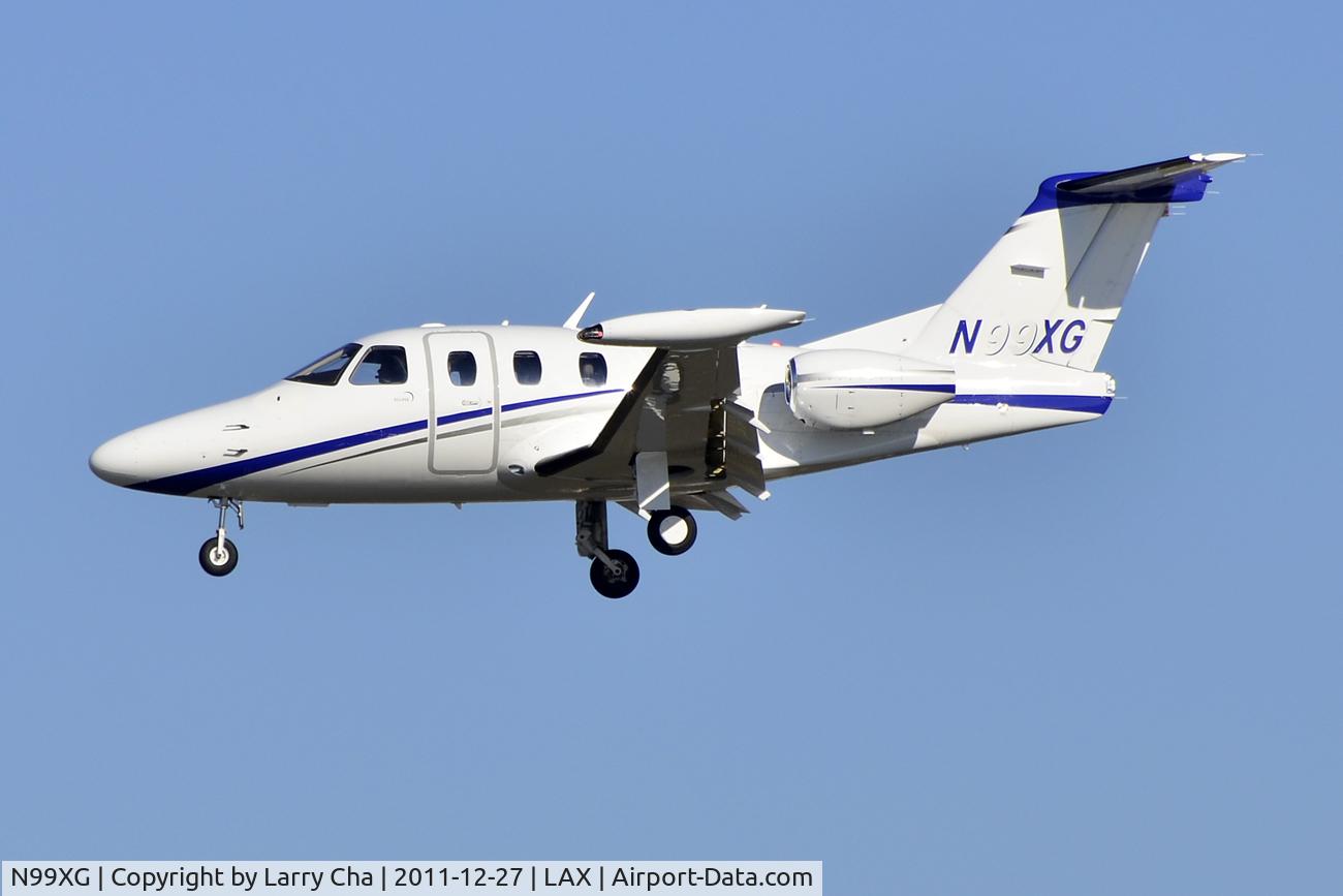 N99XG, 2007 Eclipse Aviation Corp EA500 C/N 000055, Arriving at LAX on 25L