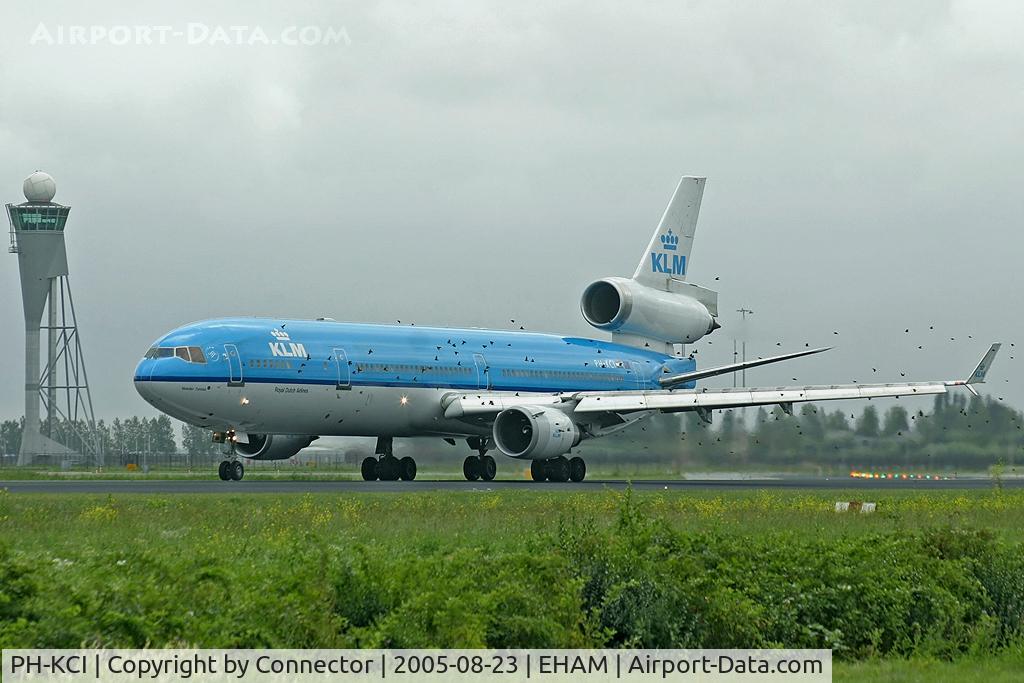PH-KCI, 1995 McDonnell Douglas MD-11 C/N 48563, Scaring away the birds with a MD-11!