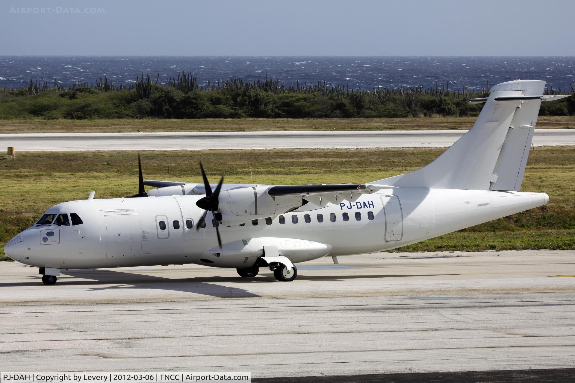 PJ-DAH, 1988 ATR 42-320 C/N 090, Taxing for first test flight since arriving on Curacao.