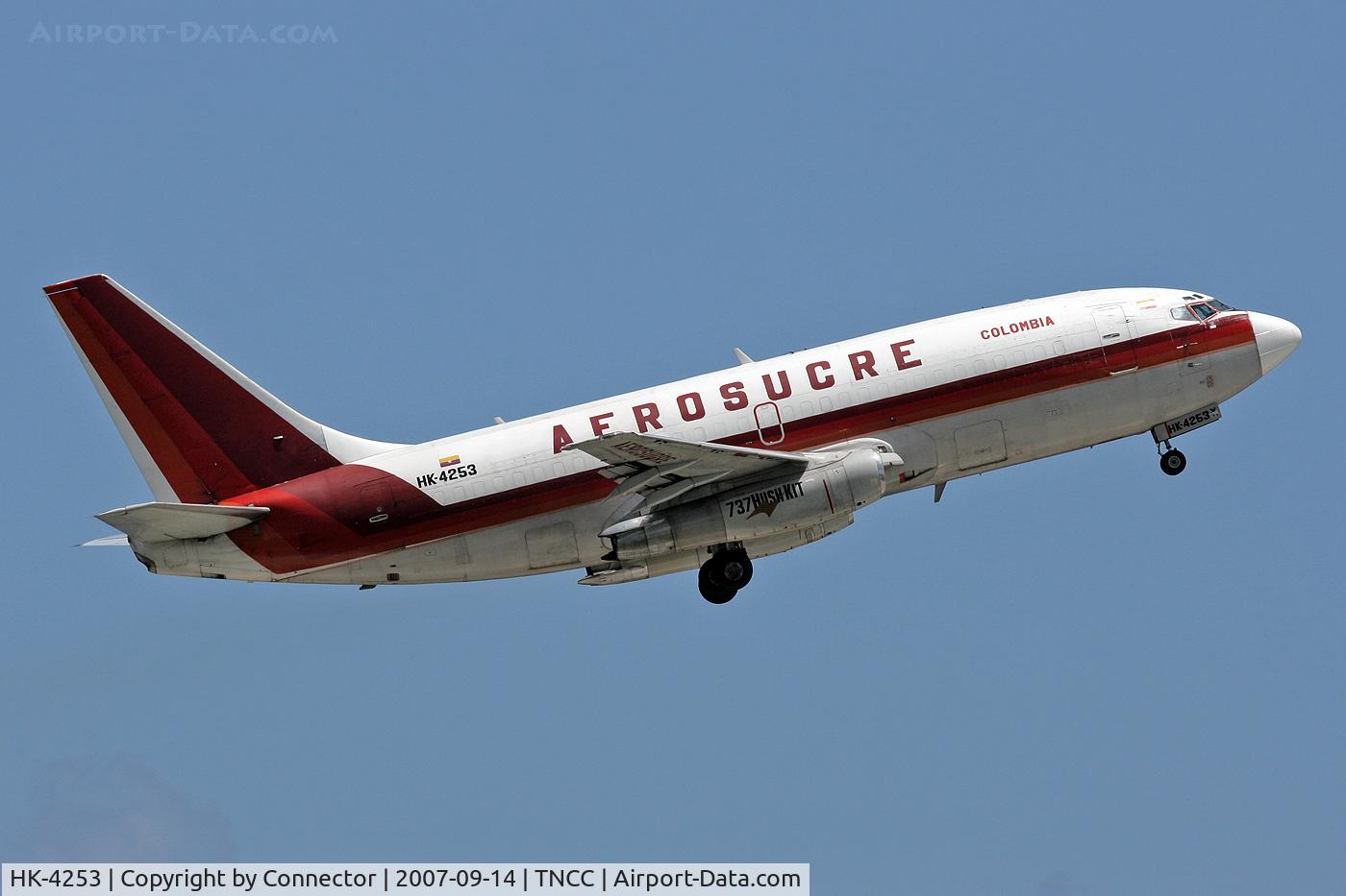 HK-4253, 1975 Boeing 737-2H6C C/N 21109, Leaving Curacao.