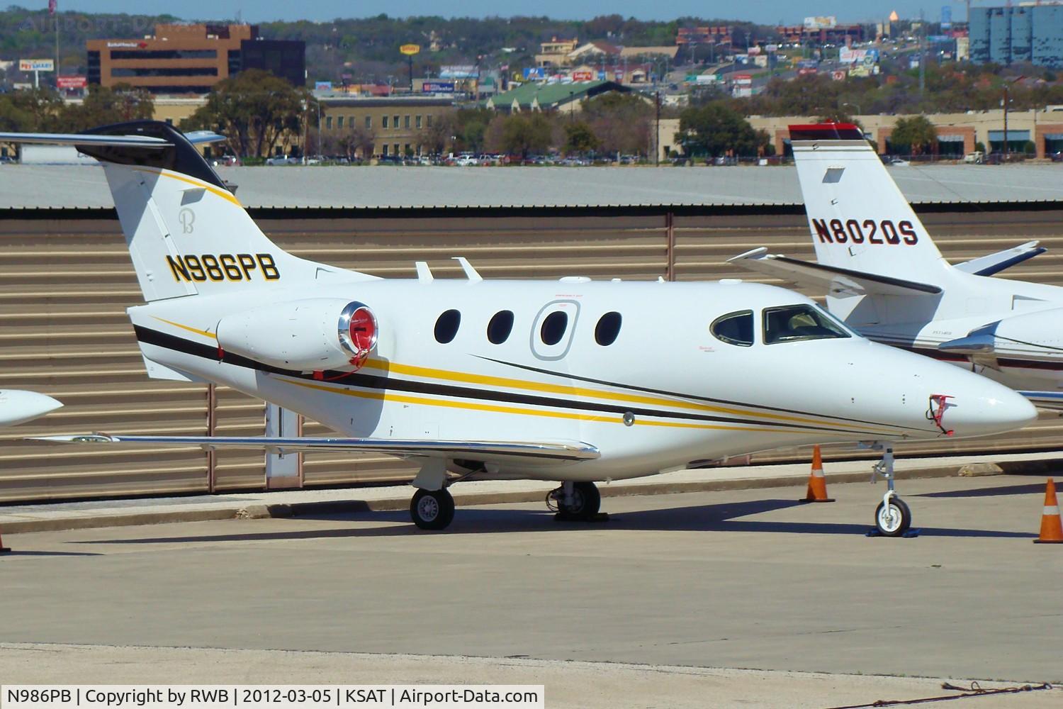 N986PB, 2011 Hawker Beechcraft 390 Premier IA C/N RB-290, Parked