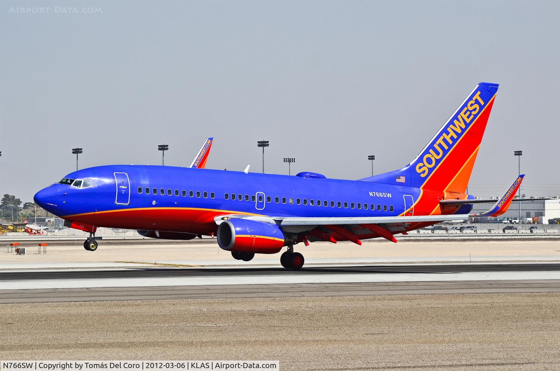 N766SW, 2000 Boeing 737-7H4 C/N 29806, N766SW Southwest Airlines 2000 Boeing 737-7H4 C/N 29806

- Las Vegas - McCarran International (LAS / KLAS)
USA - Nevada, March 6, 2012
Photo: Tomás Del Coro
