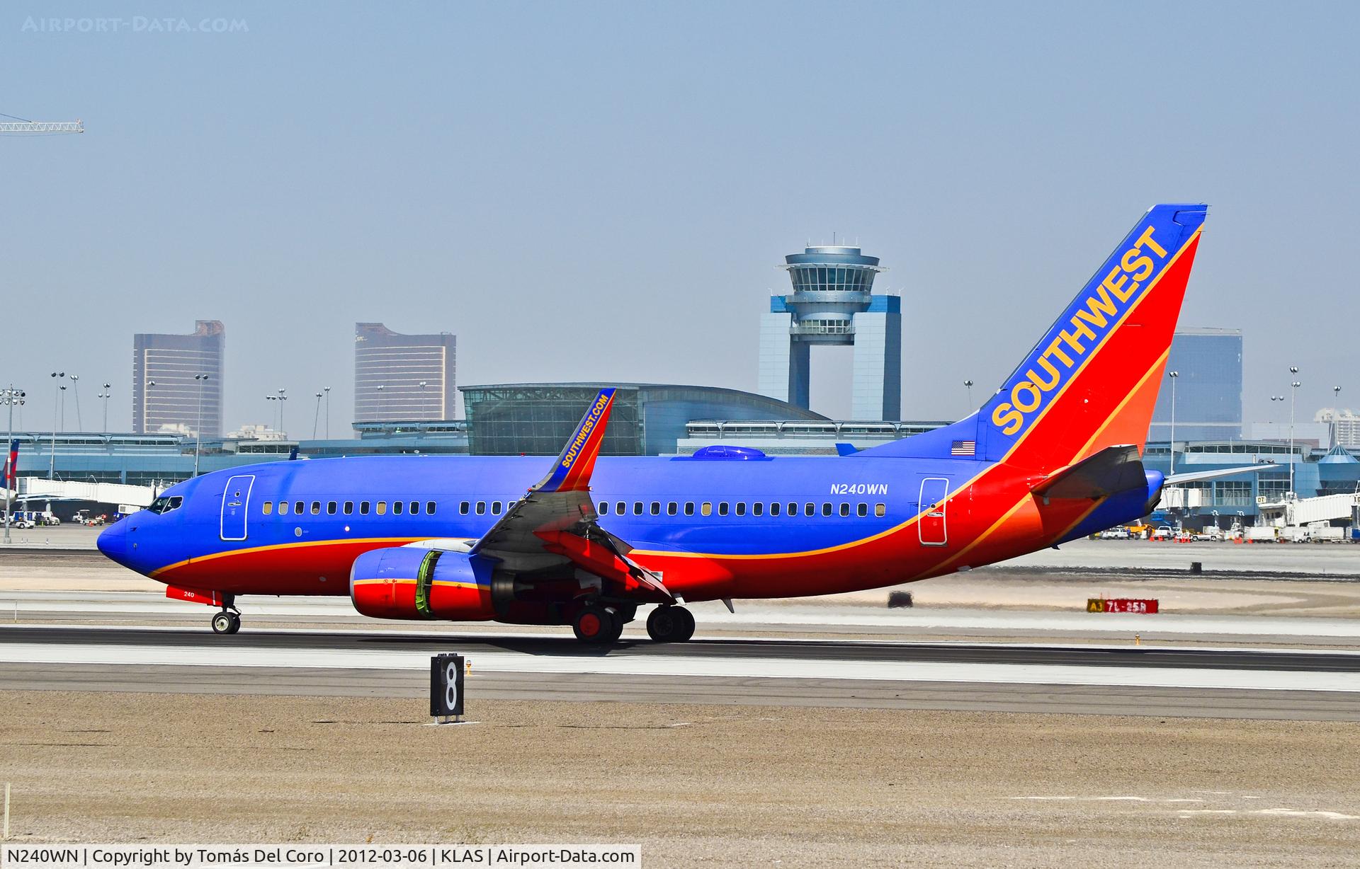 N240WN, 2006 Boeing 737-7H4 C/N 32503, N240WN Southwest Airlines 2006 Boeing 737-7H4 C/N 32503

- Las Vegas - McCarran International (LAS / KLAS)
USA - Nevada, March 6, 2012
Photo: Tomás Del Coro