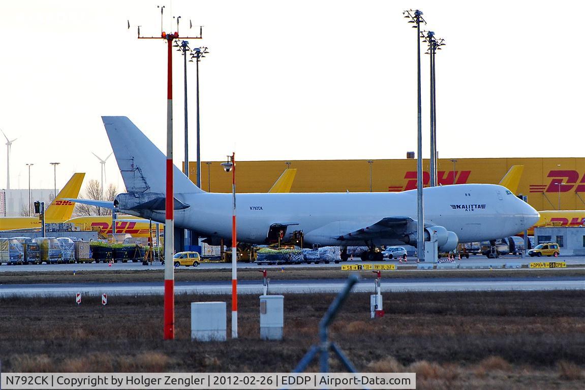 N792CK, 1988 Boeing 747-212F C/N 24177, Re-loading of a big bird on DHL apron....