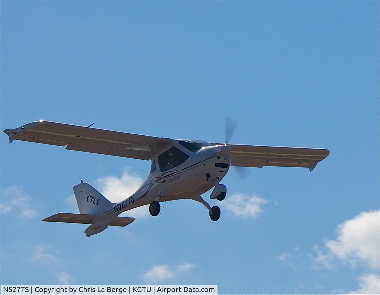 N527TS, 2000 Socata TBM-700 C/N 184, N527TS in flight