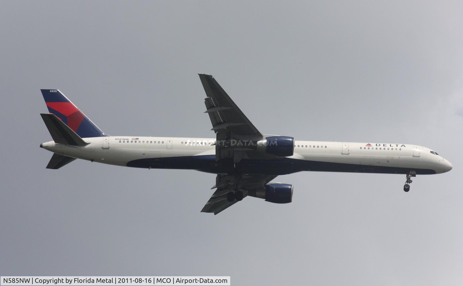 N585NW, 2002 Boeing 757-351 C/N 32985, Delta 757