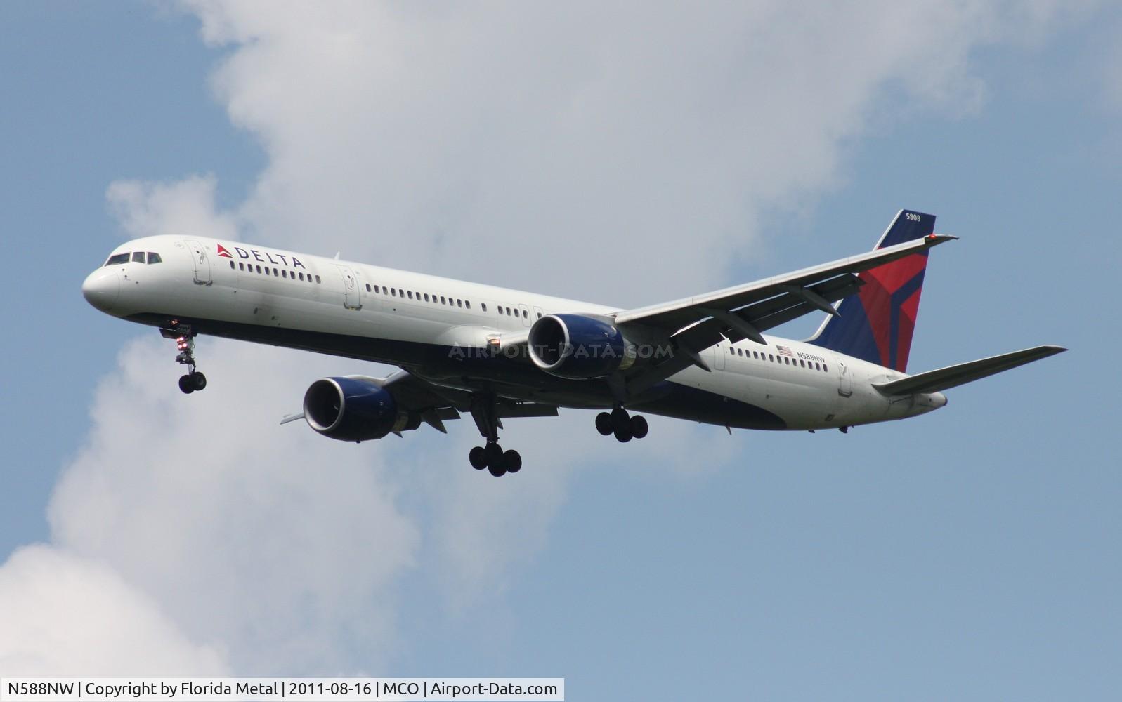 N588NW, 2003 Boeing 757-351 C/N 32988, Delta 757-300
