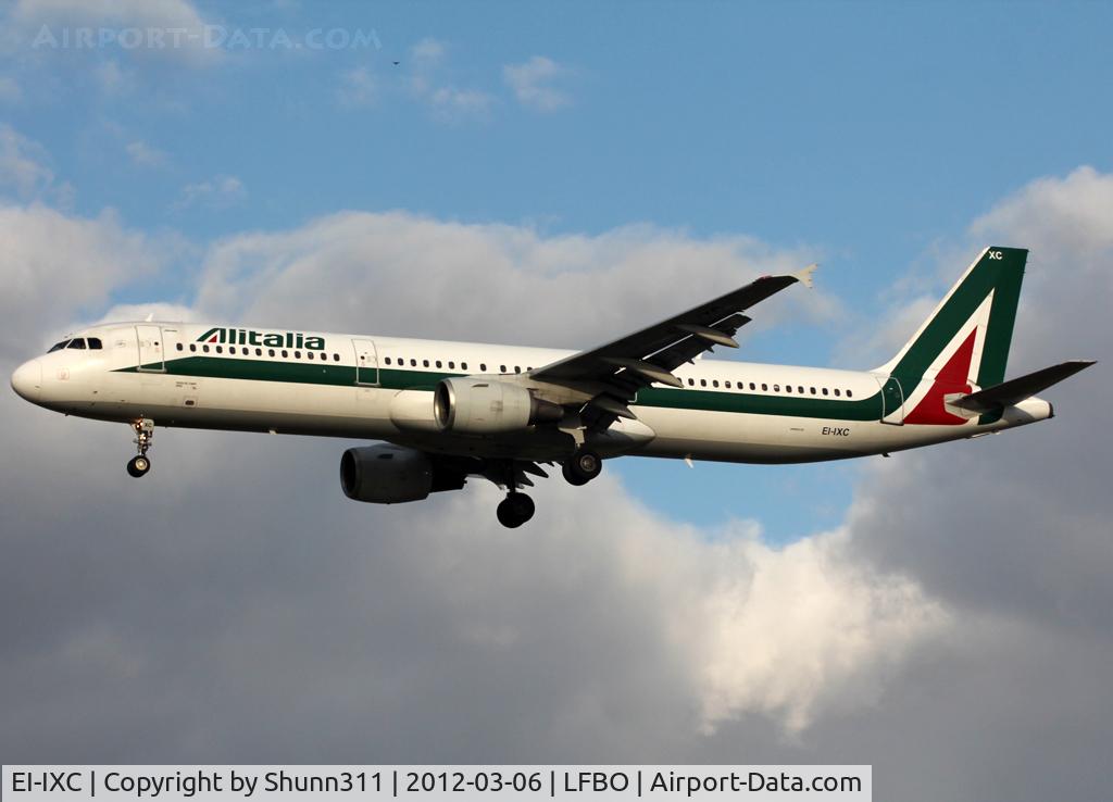 EI-IXC, 1995 Airbus A321-112 C/N 526, Landing rwy 32L