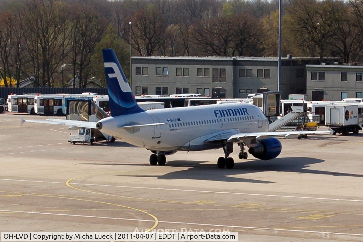 OH-LVD, 2000 Airbus A319-112 C/N 1352, At Tegel