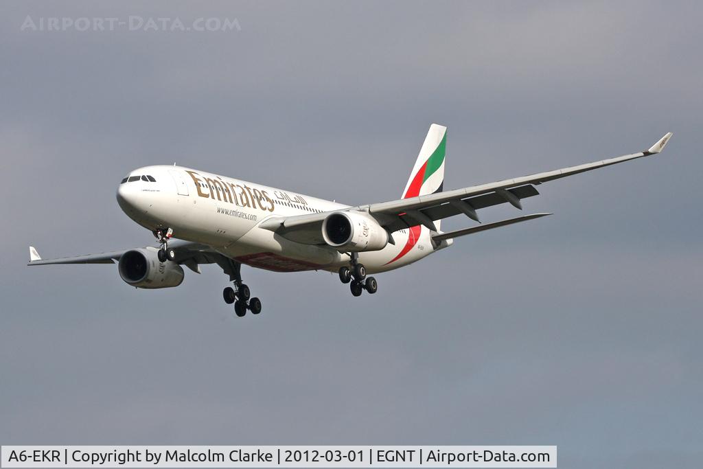 A6-EKR, 1999 Airbus A330-243 C/N 251, Airbus A330-243 on approach to Runway 25 at Newcastle Airport, March 2012.
