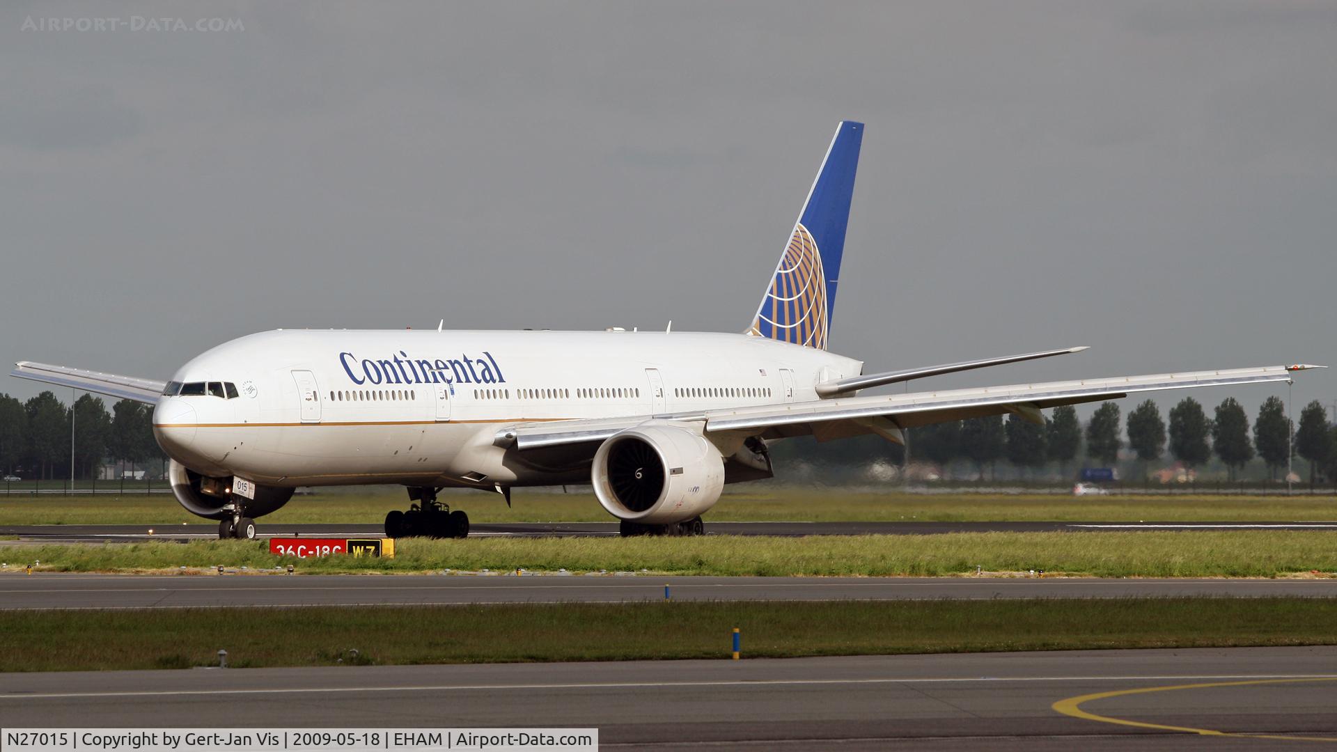 N27015, 2000 Boeing 777-224/ER C/N 28678, Just landed 18C