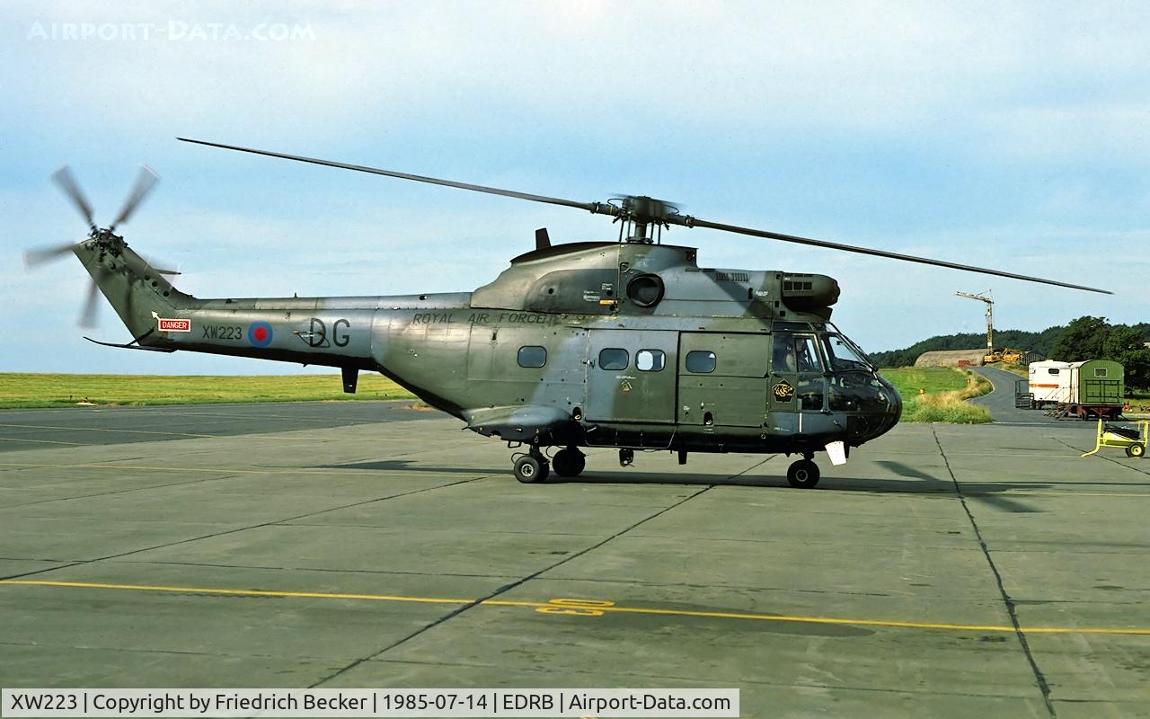 XW223, 1972 Westland Puma HC.1 C/N 1161, taxying to the apron